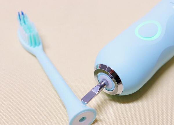 電動(dòng)牙刷的保養(yǎng)技巧二