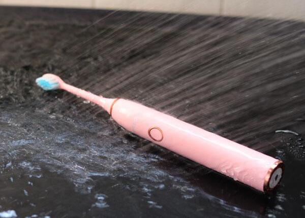 電動(dòng)牙刷防水是什么功能？一文讀懂，電動(dòng)牙刷防水原理