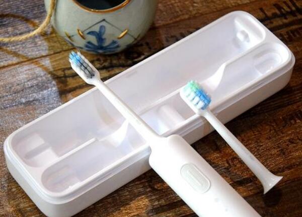 聲波牙刷使用指南介紹 智能聲波電動(dòng)牙刷