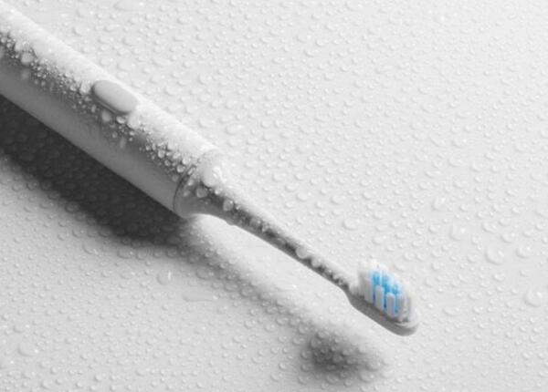 長(zhǎng)期使用電動(dòng)牙刷對(duì)牙齒好嗎 長(zhǎng)期使用電動(dòng)牙刷對(duì)牙齒好嗎