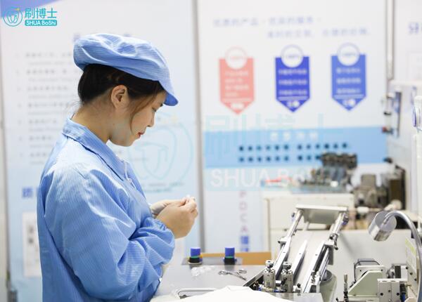 代加工的電動(dòng)牙刷安全嗎？正規(guī)電動(dòng)牙刷代工廠產(chǎn)品有保障！